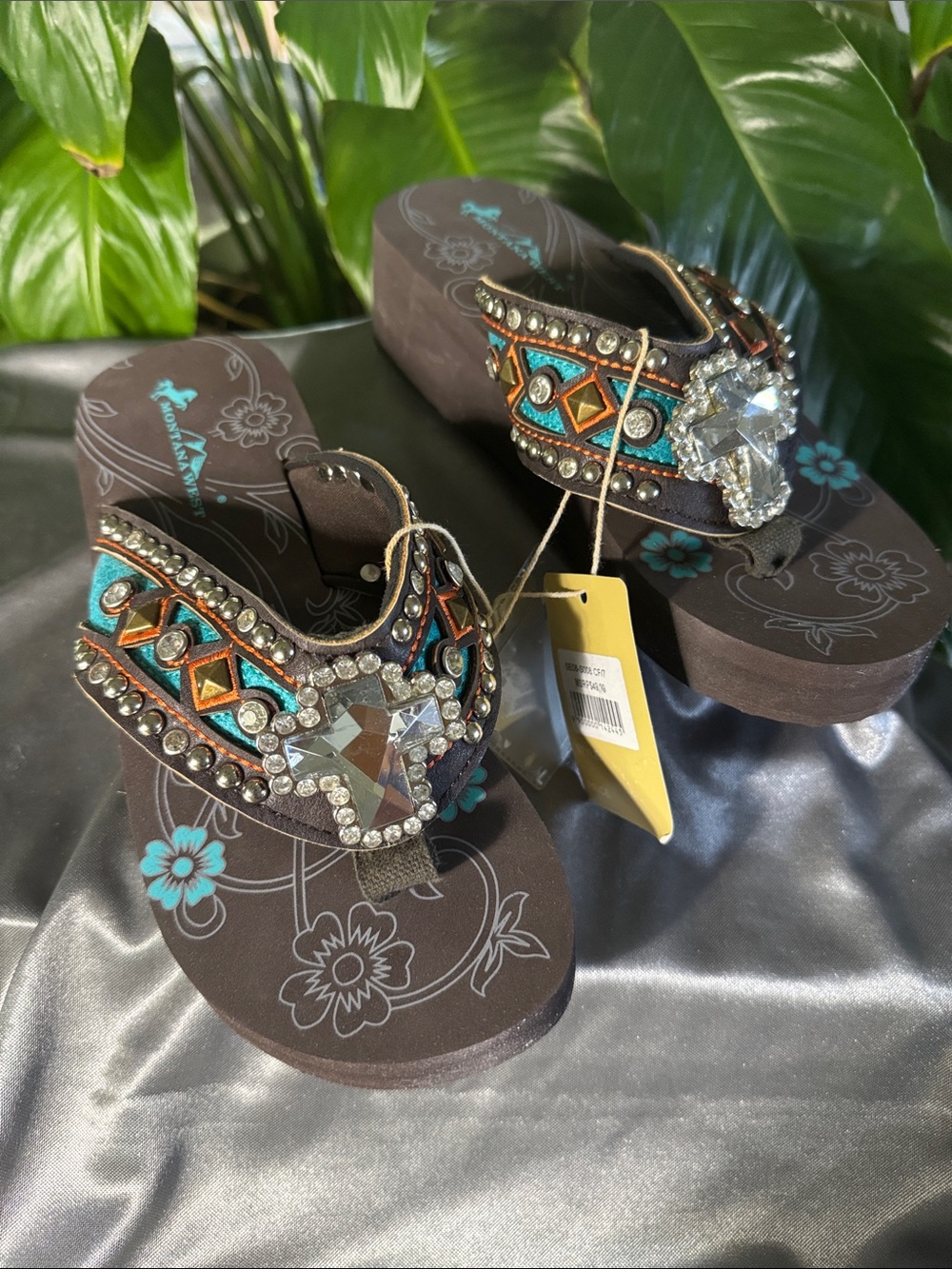 Montana West Wedge Turquoise & Silver Jeweled Cross Flip Flop Sandal - Size 7